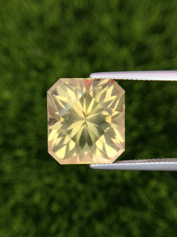 Heliodore 16.71 Carats