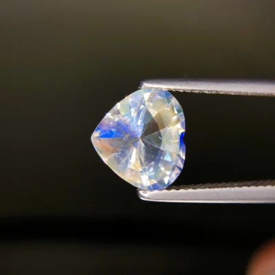MIND-BLOWING 2.56 Ct RAINBOW MOONSTONE – NATURAL UNHEATED RARE GEMSTONE – ELECTRIC COLOR PLAY! MADAGASCAN TREASURE