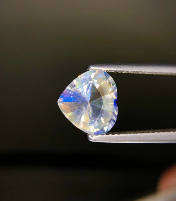 MIND-BLOWING 2.56 Ct RAINBOW MOONSTONE – NATURAL UNHEATED RARE GEMSTONE – ELECTRIC COLOR PLAY! MADAGASCAN TREASURE