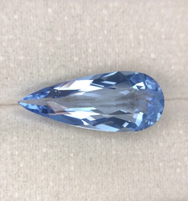 The finest Santa Maria color 5.27 ct bright Aquamarine